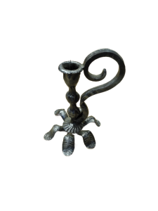 Žvakidė ant kojelių