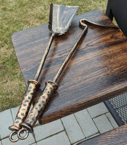 Kalviškas žarsteklio ir semtuvėlio komplektas