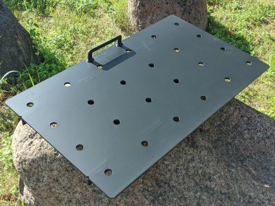 Šašlykinės įdedamas antras dugnas