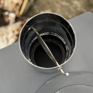 Chimney section with internal damper