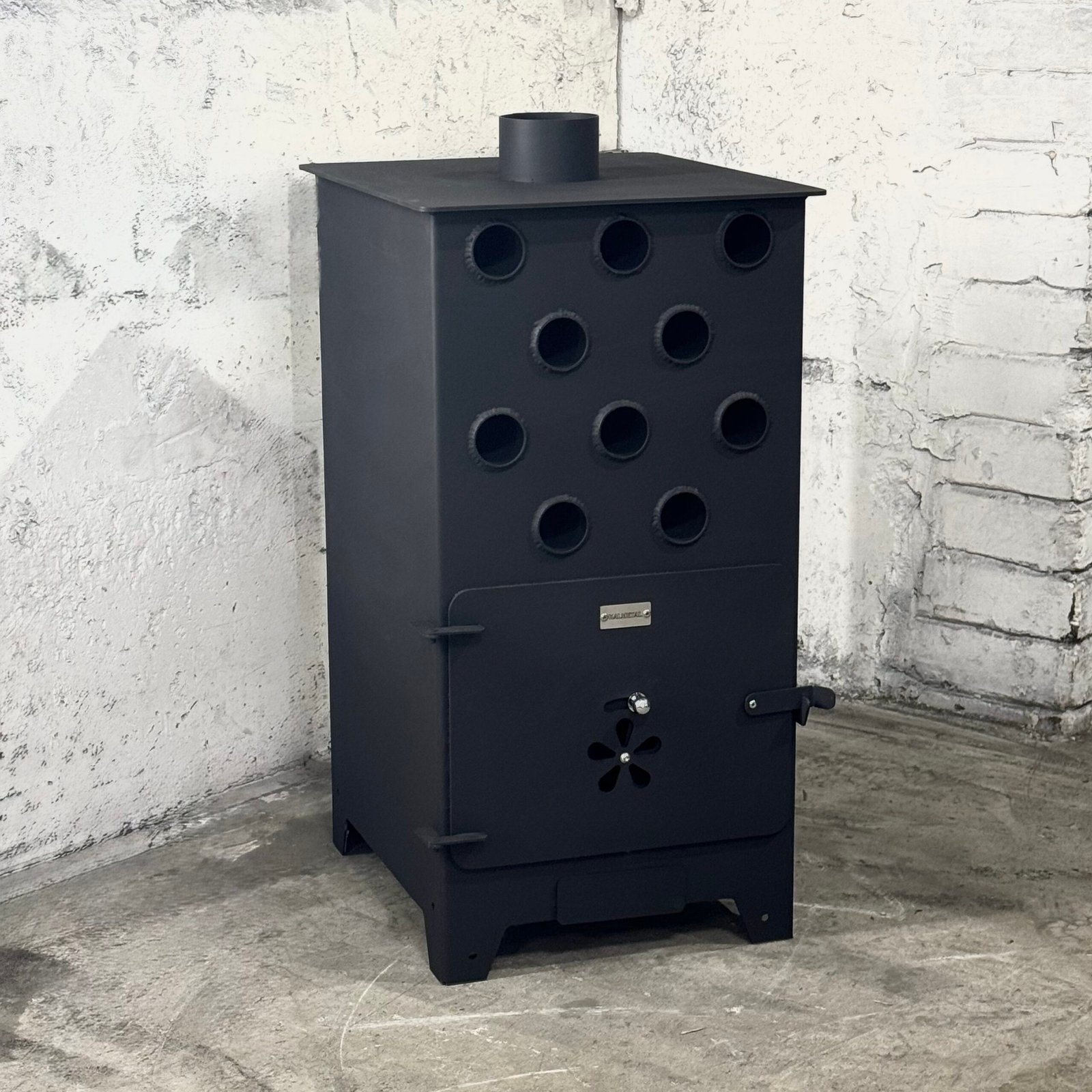 KALMETAL 7 kW PLUS malkinė krosnelė – priekinis vaizdas