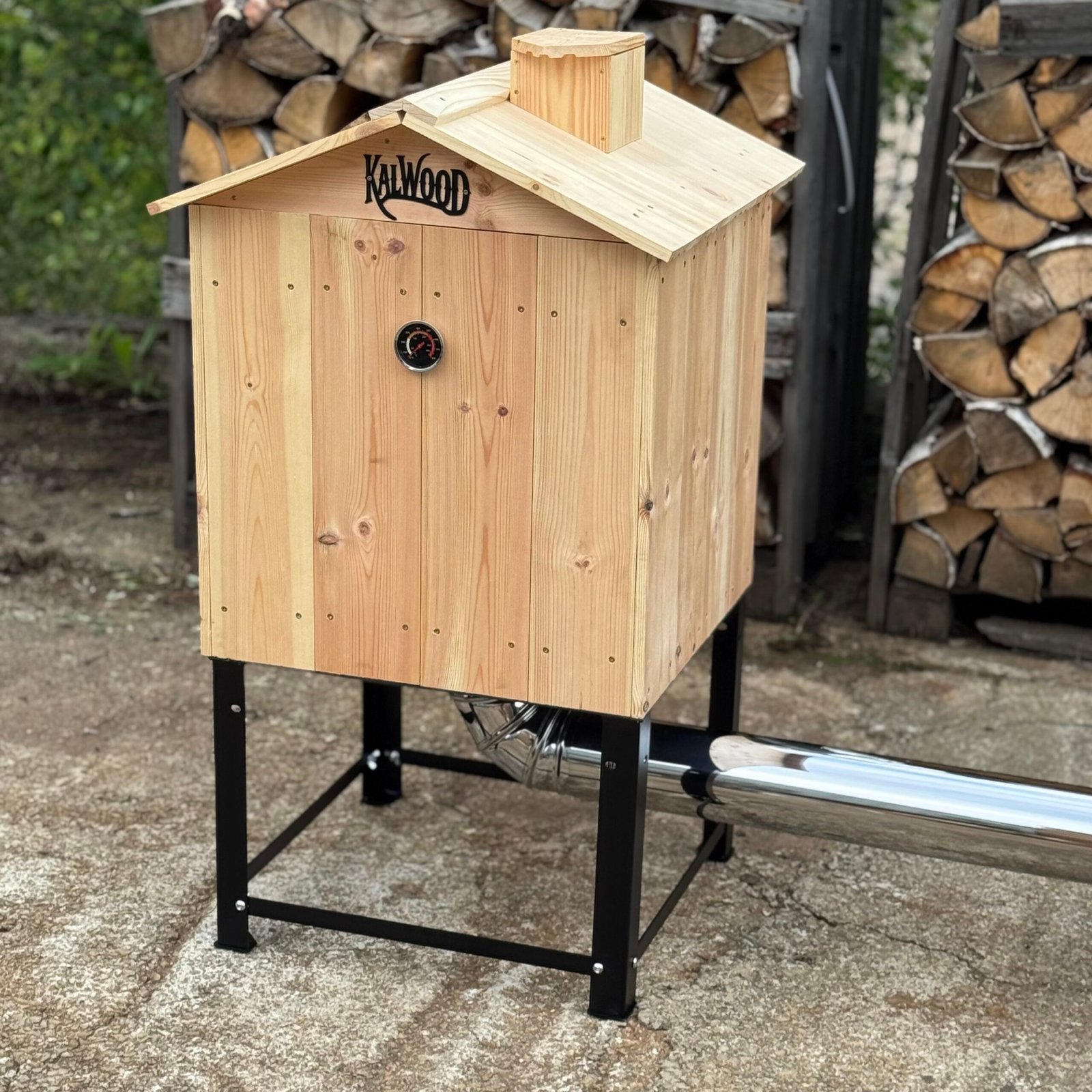 KALWOOD CLASSIC ECO 125 L medinė rūkykla – vaizdas iš šono