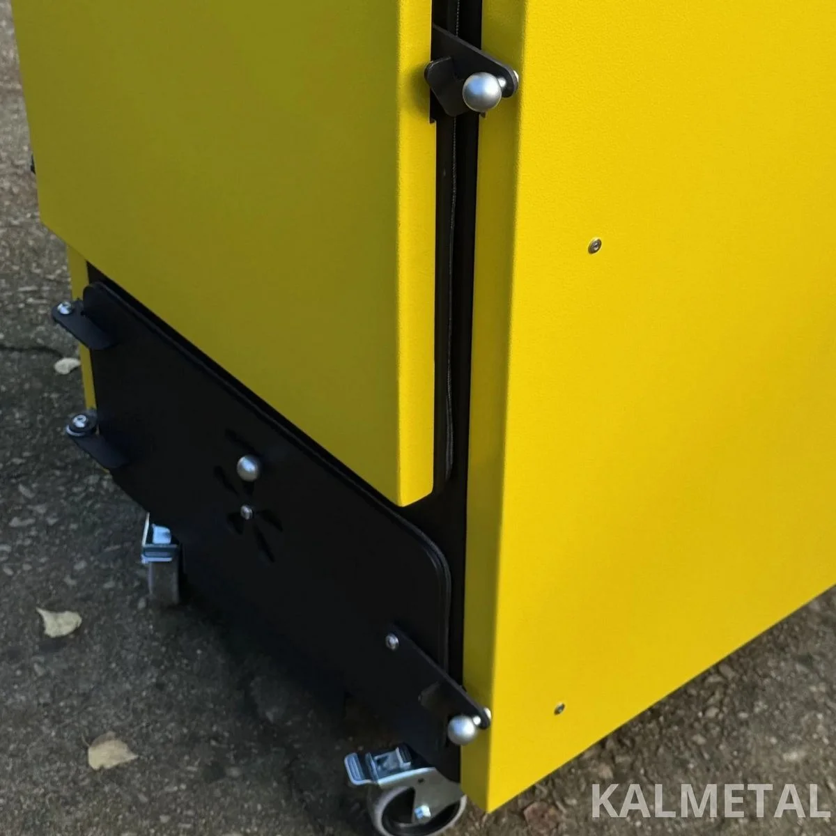 Insulated 135L Capacity Smoker - Image 12