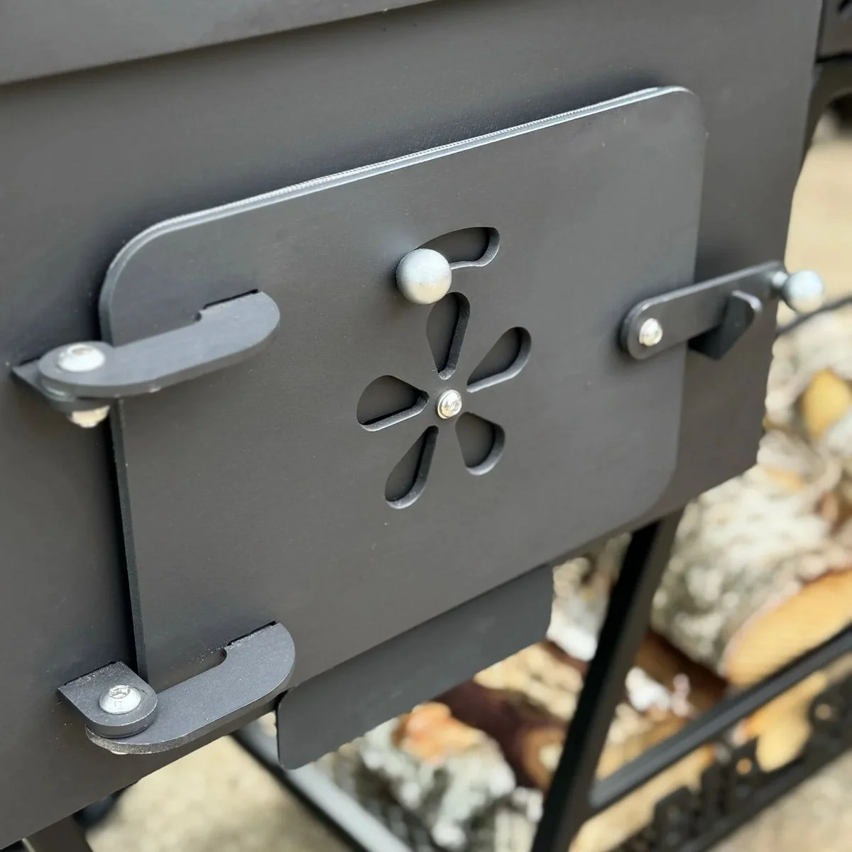 BIG SMOKEHOUSE Outdoor Kitchen - Image 12