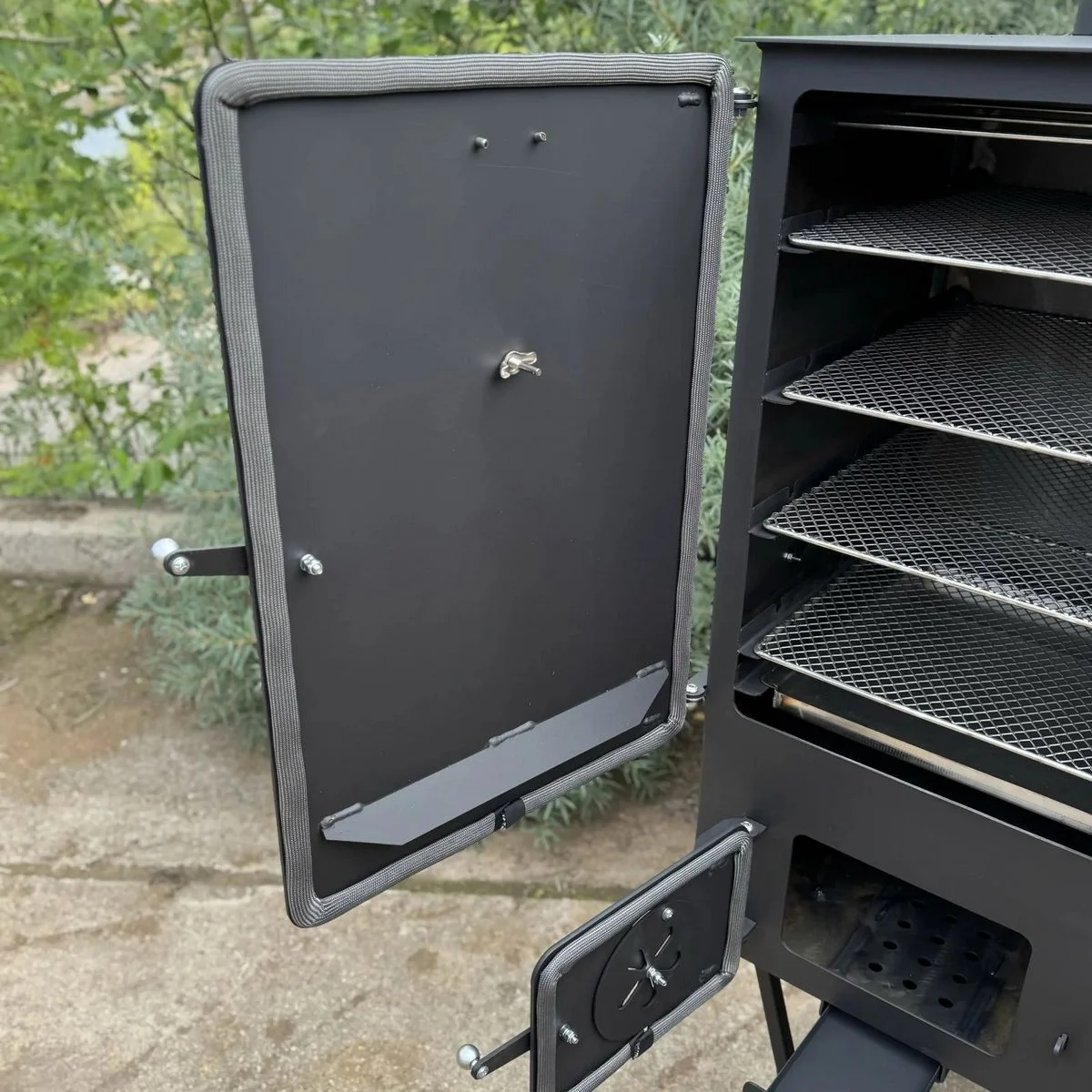 BIG SMOKEHOUSE Outdoor Kitchen - Image 8