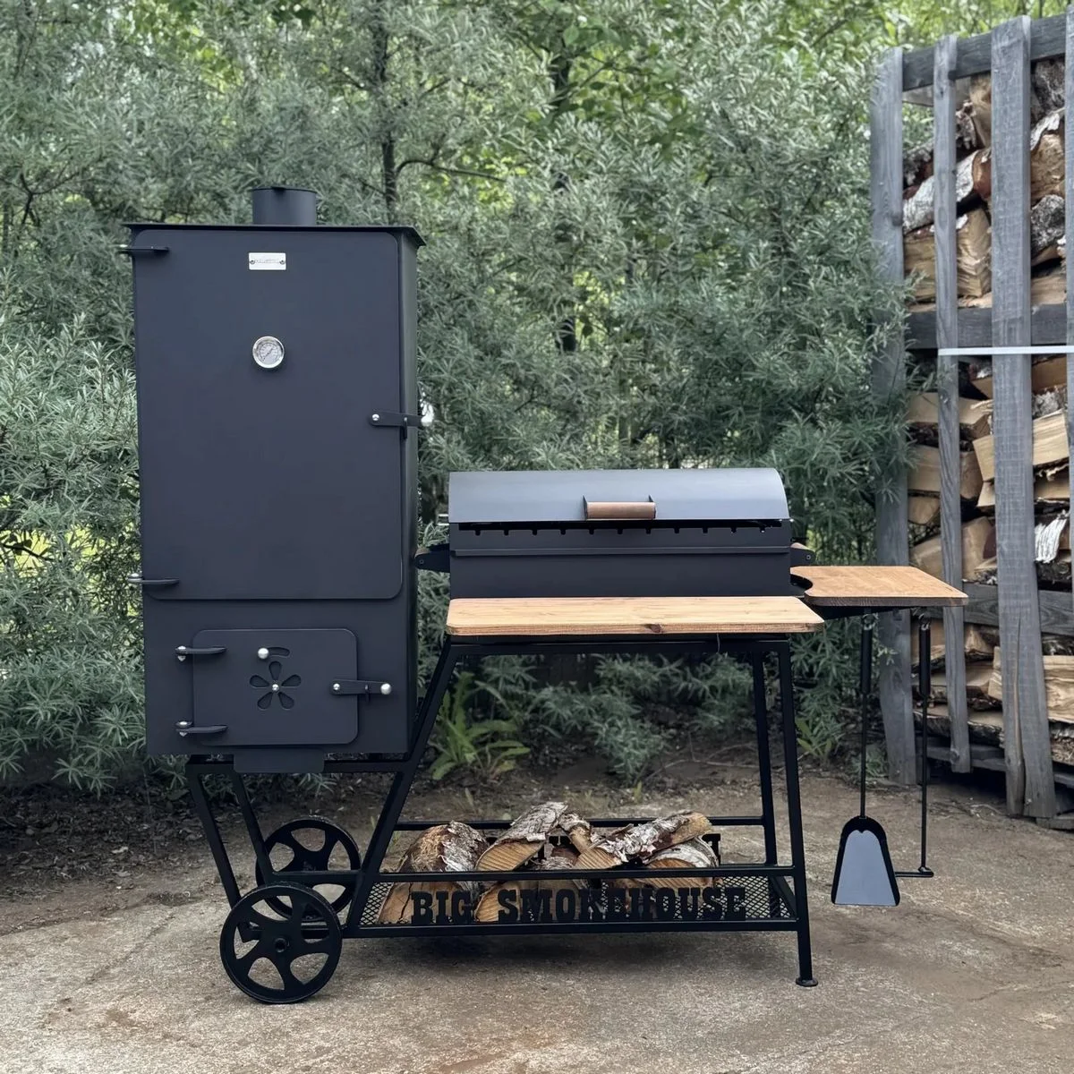 BIG SMOKEHOUSE Outdoor Kitchen - Image 6