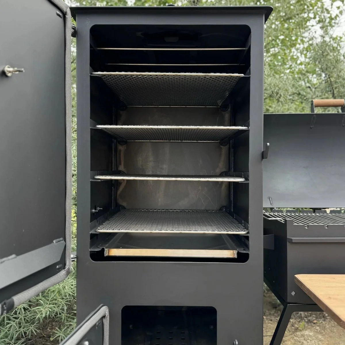 BIG SMOKEHOUSE Outdoor Kitchen - Image 9