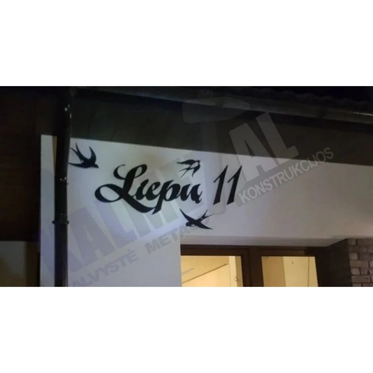 Stilingas gatvės pavadinimas ir numeris su trejomis kregždutėmis - Image 3