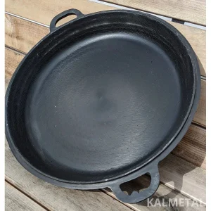 Cast iron skillet – with lid
