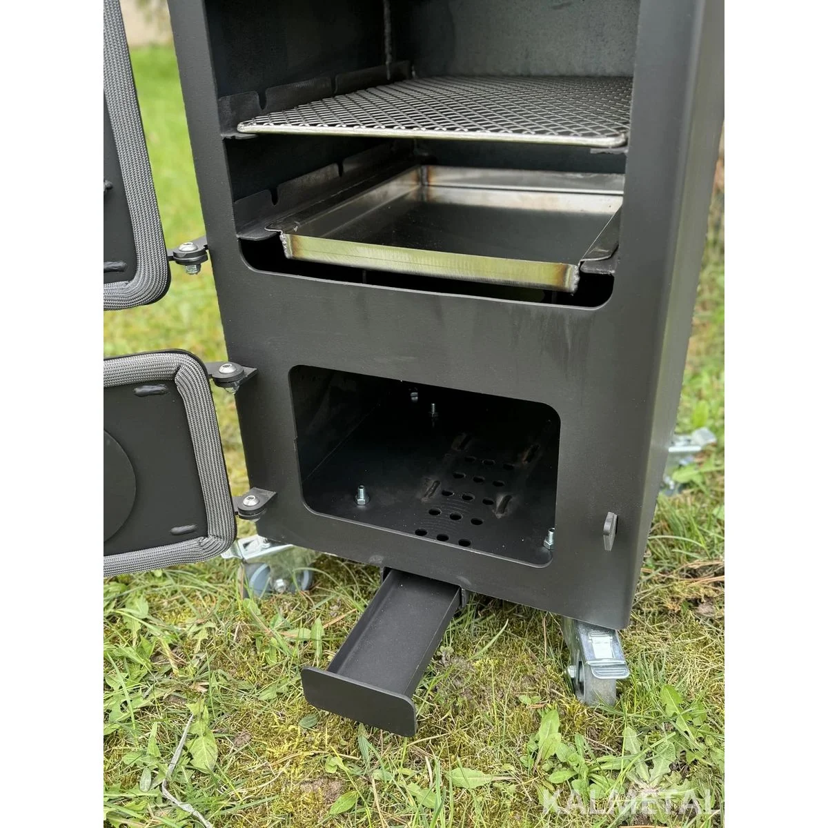 Kompaktiška 70 L rūkykla su ratukais - Image 3