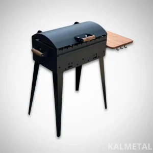 Kompaktiška šašlykinė su dangčiu ir lentyna